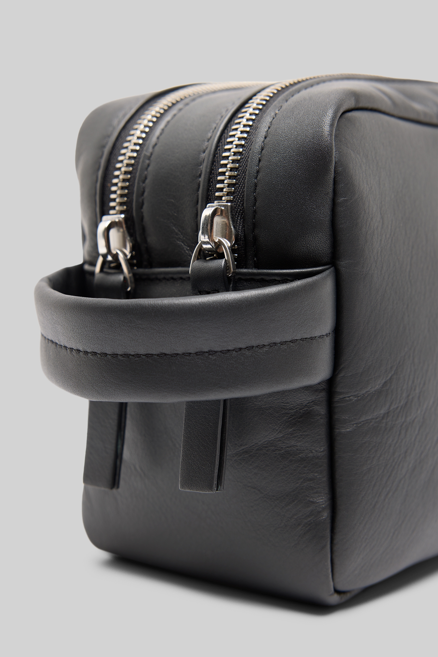Comparto Black Pouch