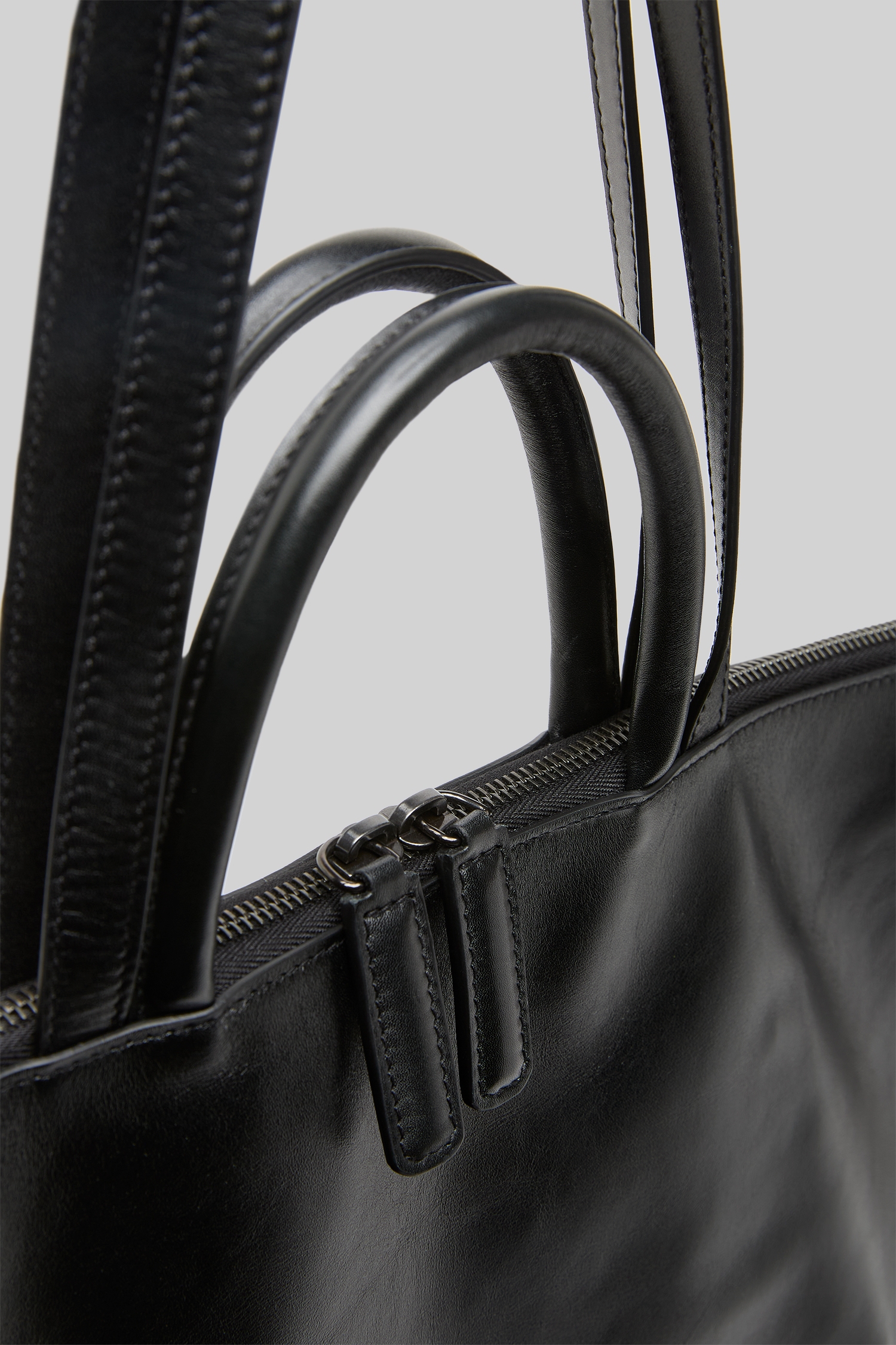 4 In Orizzontale Black Crossbody Bag