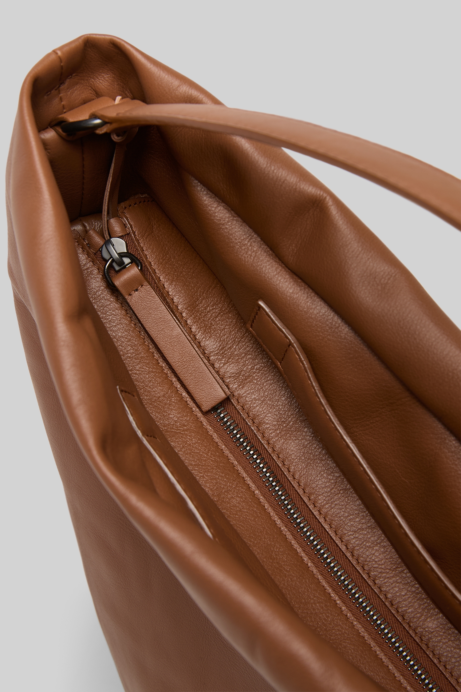 Fanta Lunga Basalt Shoulder Bag