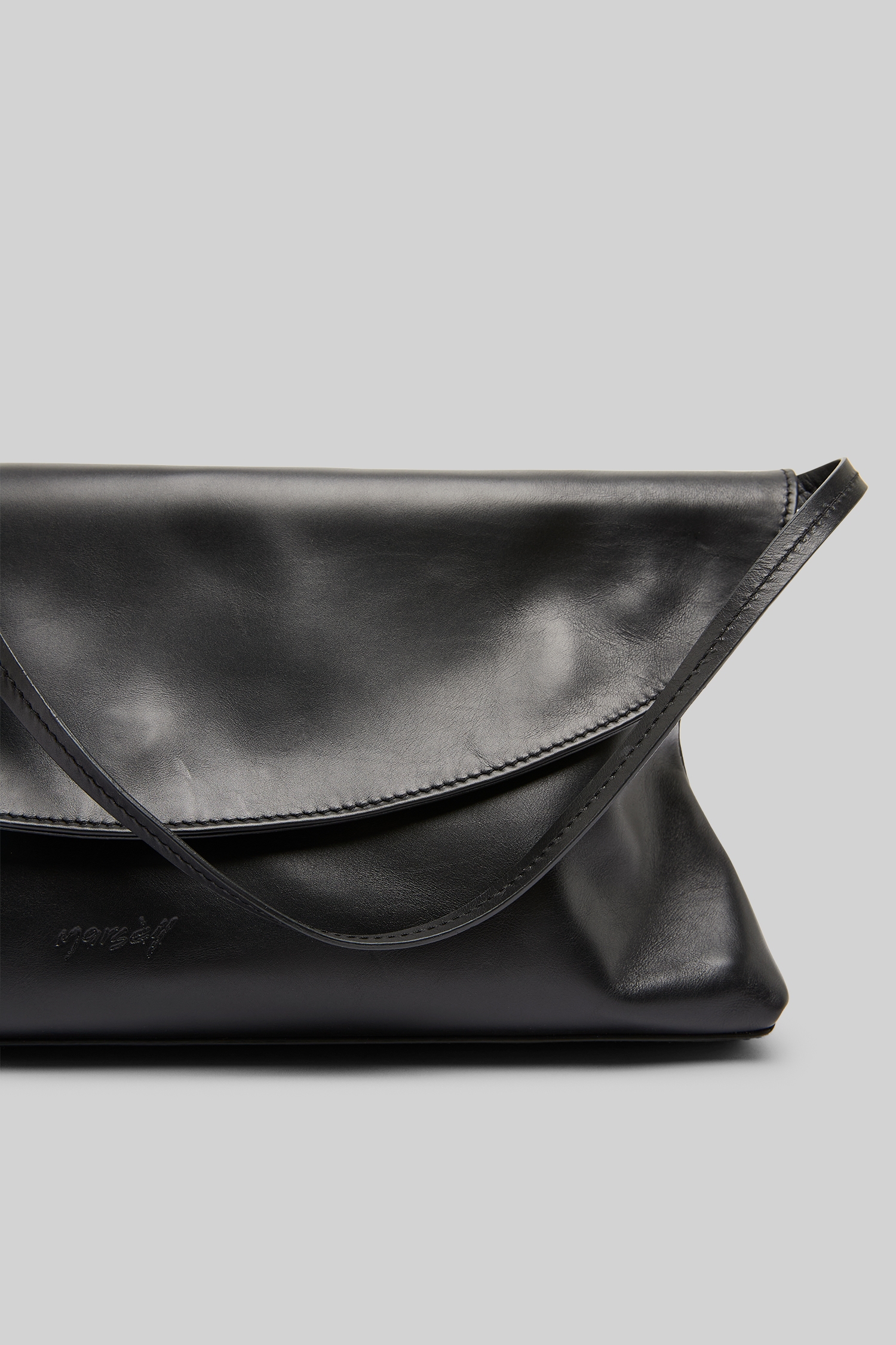 Dromette Black Clutch