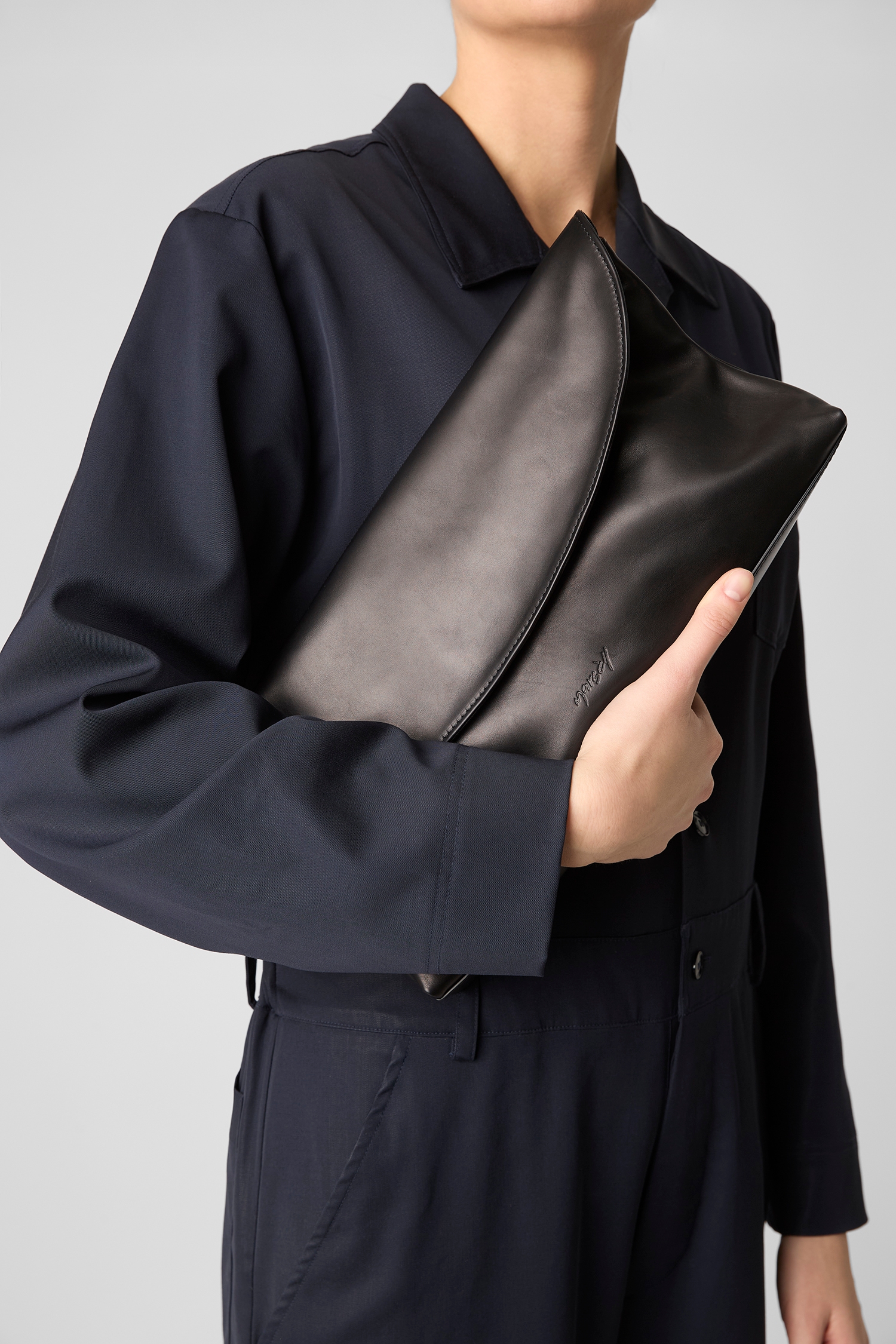 Dromette Black Clutch