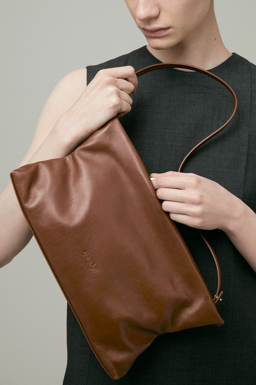 Diessepi Basalt Clutch