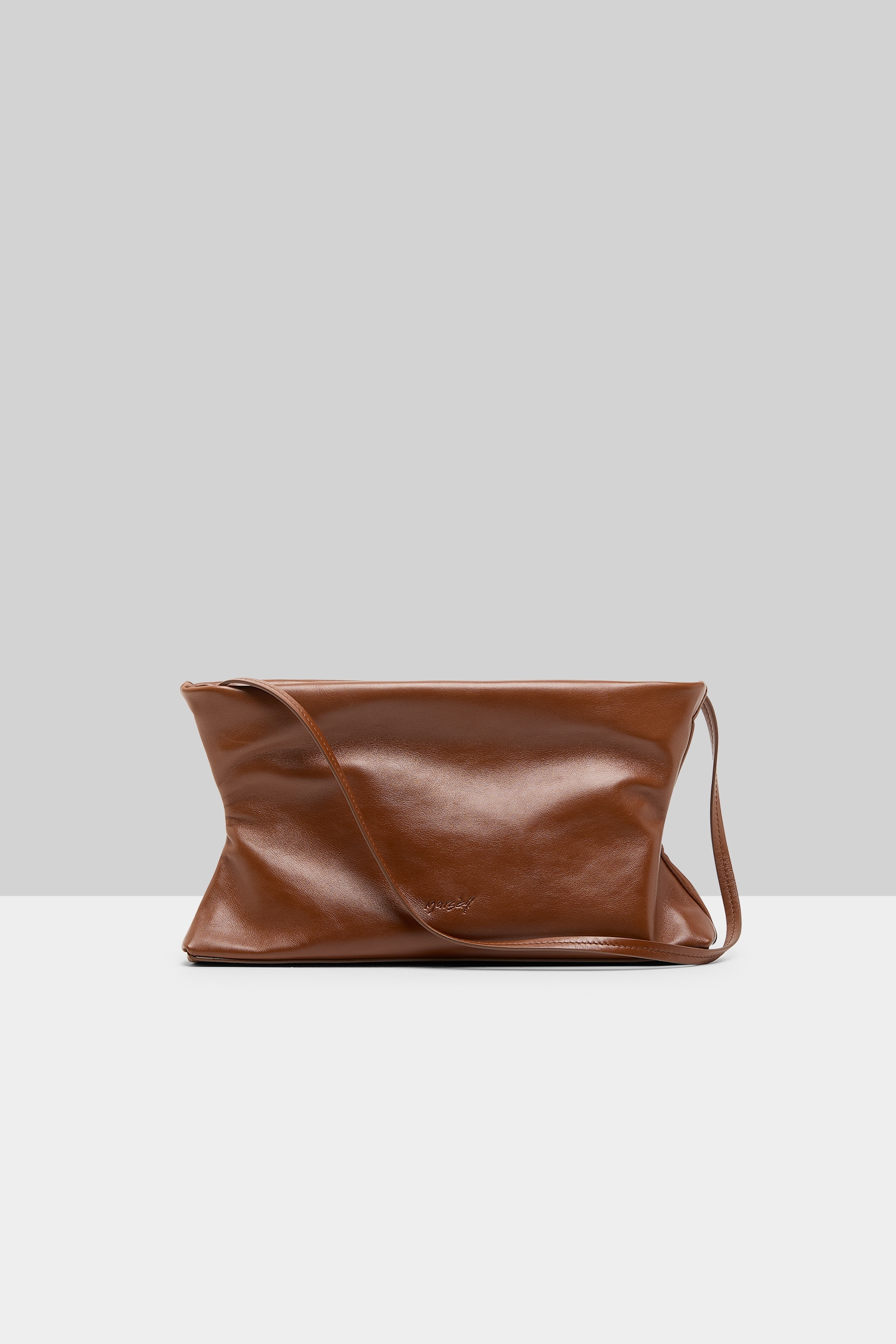 Dipi Basalt Clutch