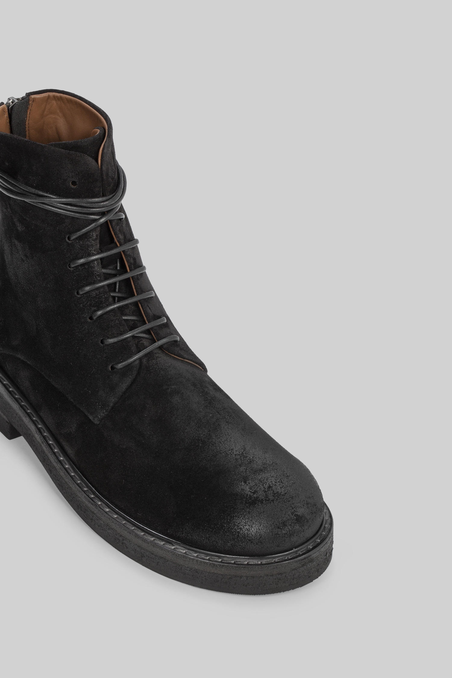 Parrucca Black Combat Boots