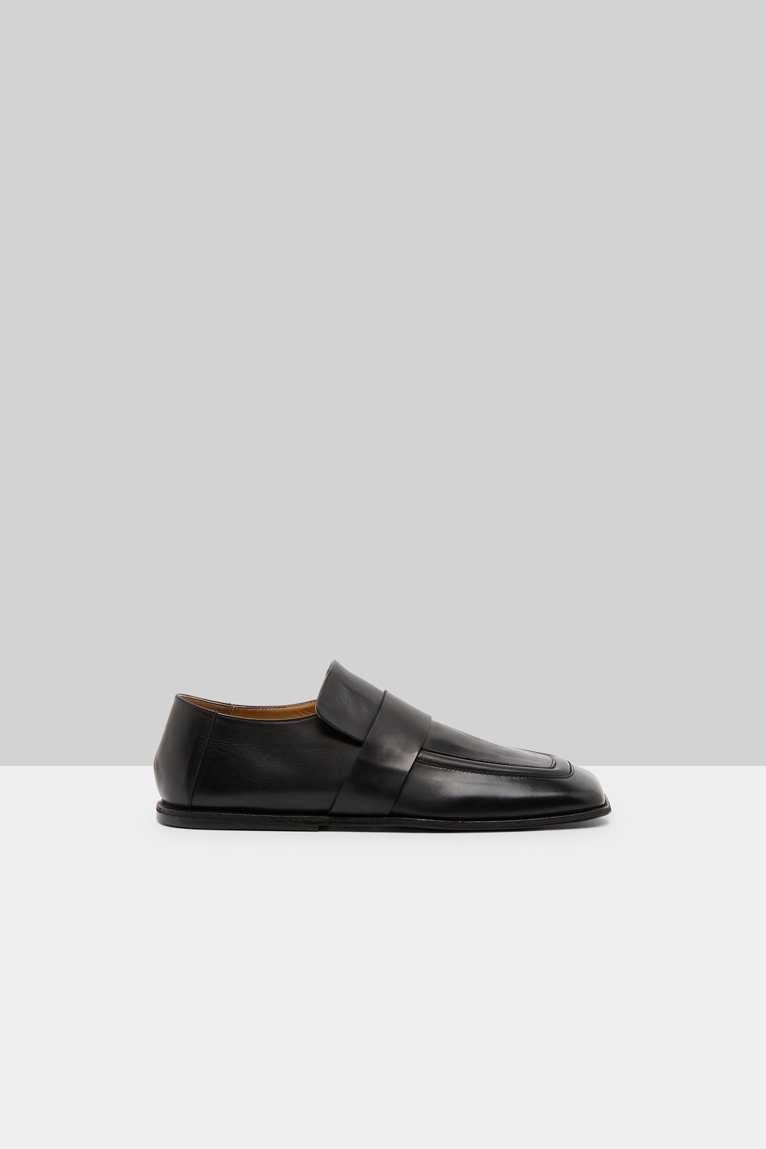 Spatola Black Loafers