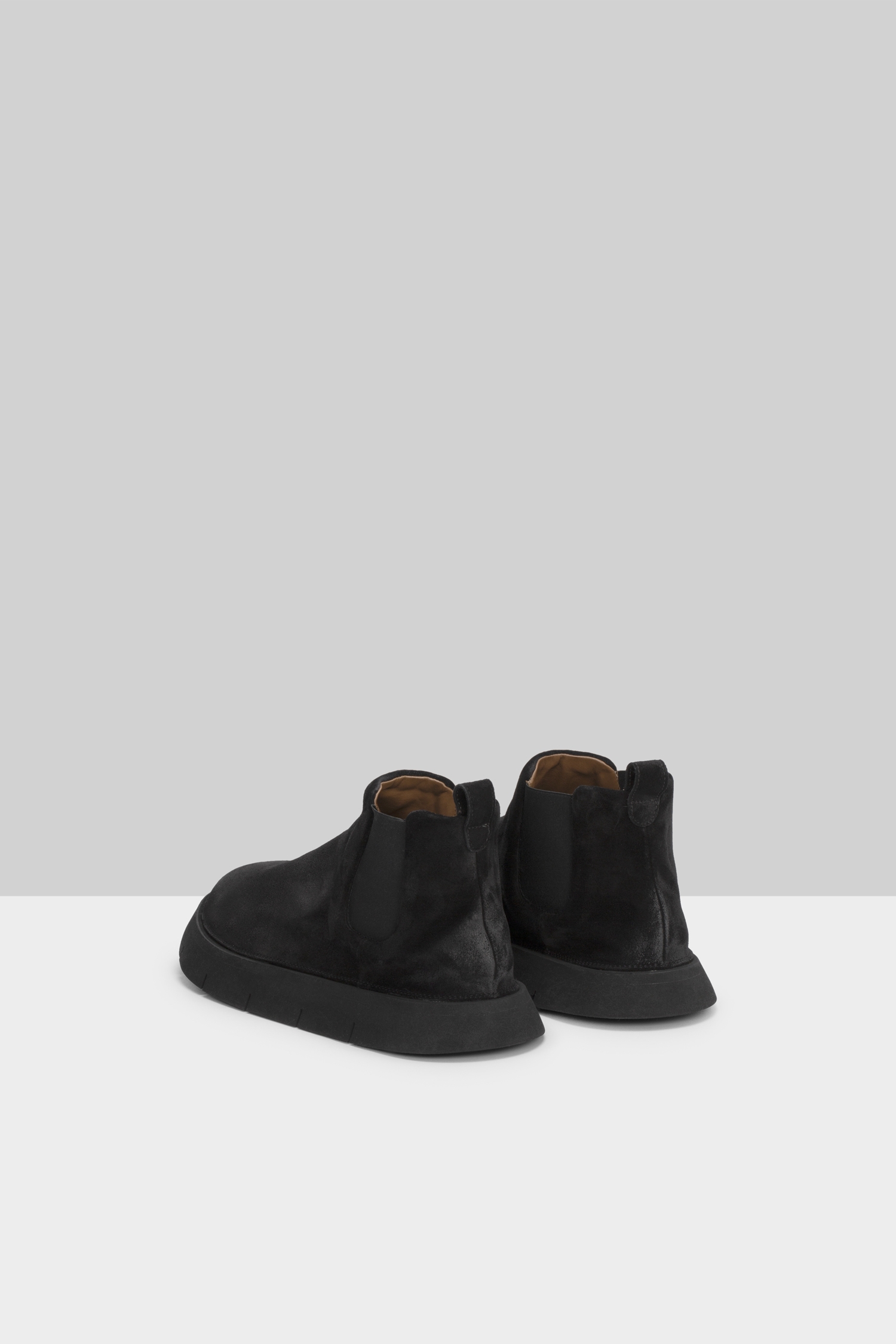 Intagliata Black Chelsea Boots