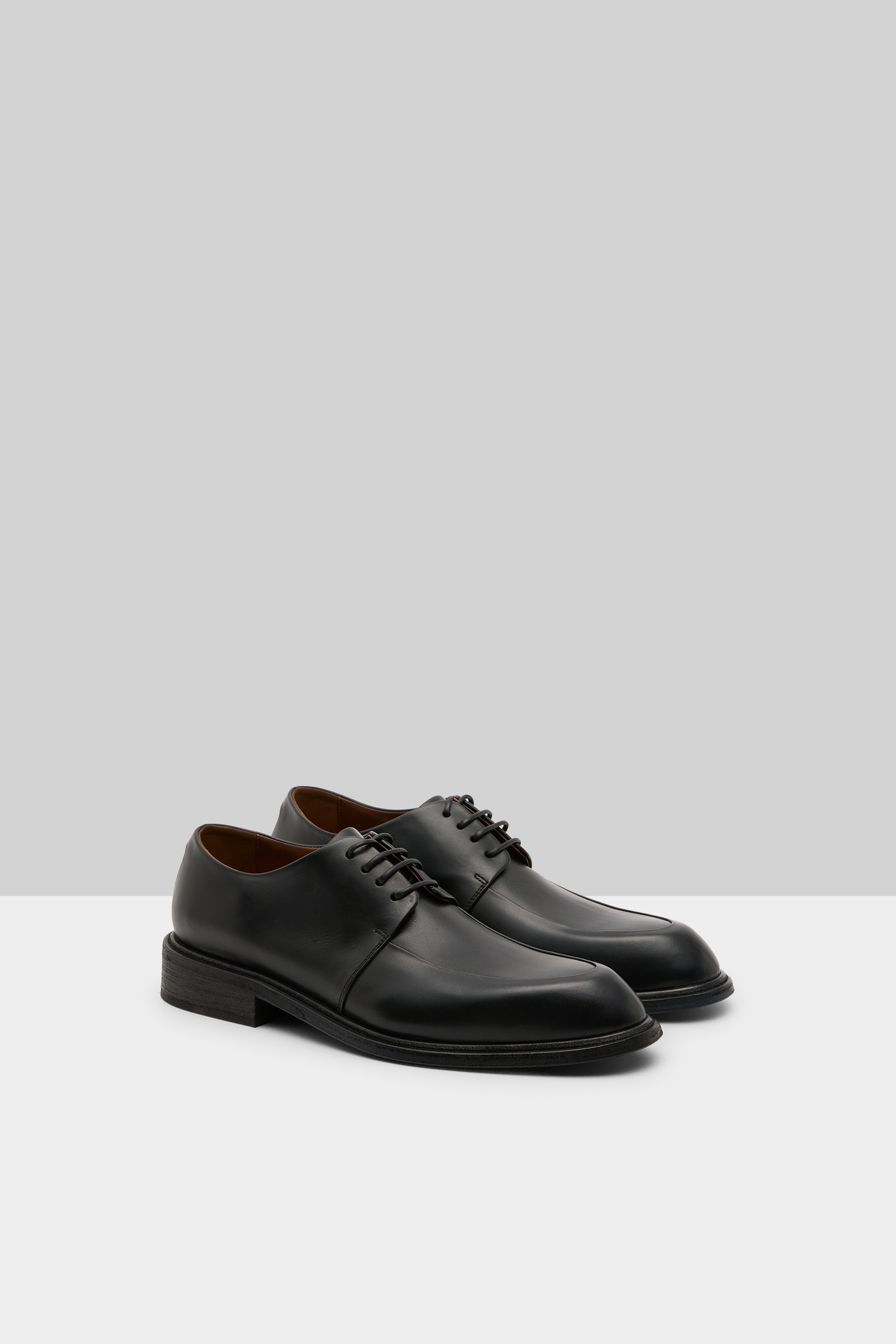 Altopiano Black Leather Derby Shoes