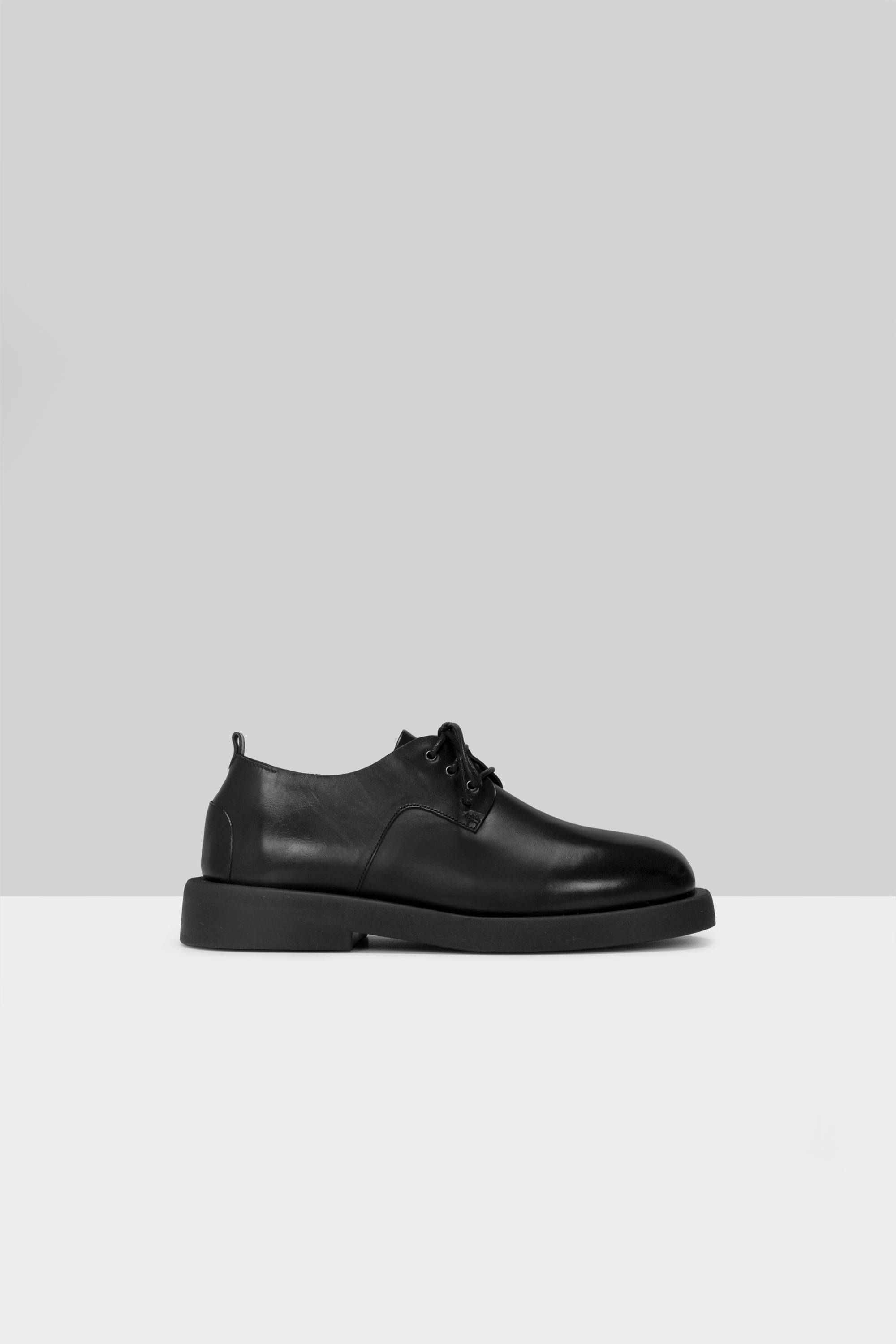 Gommello Black Derby Shoes