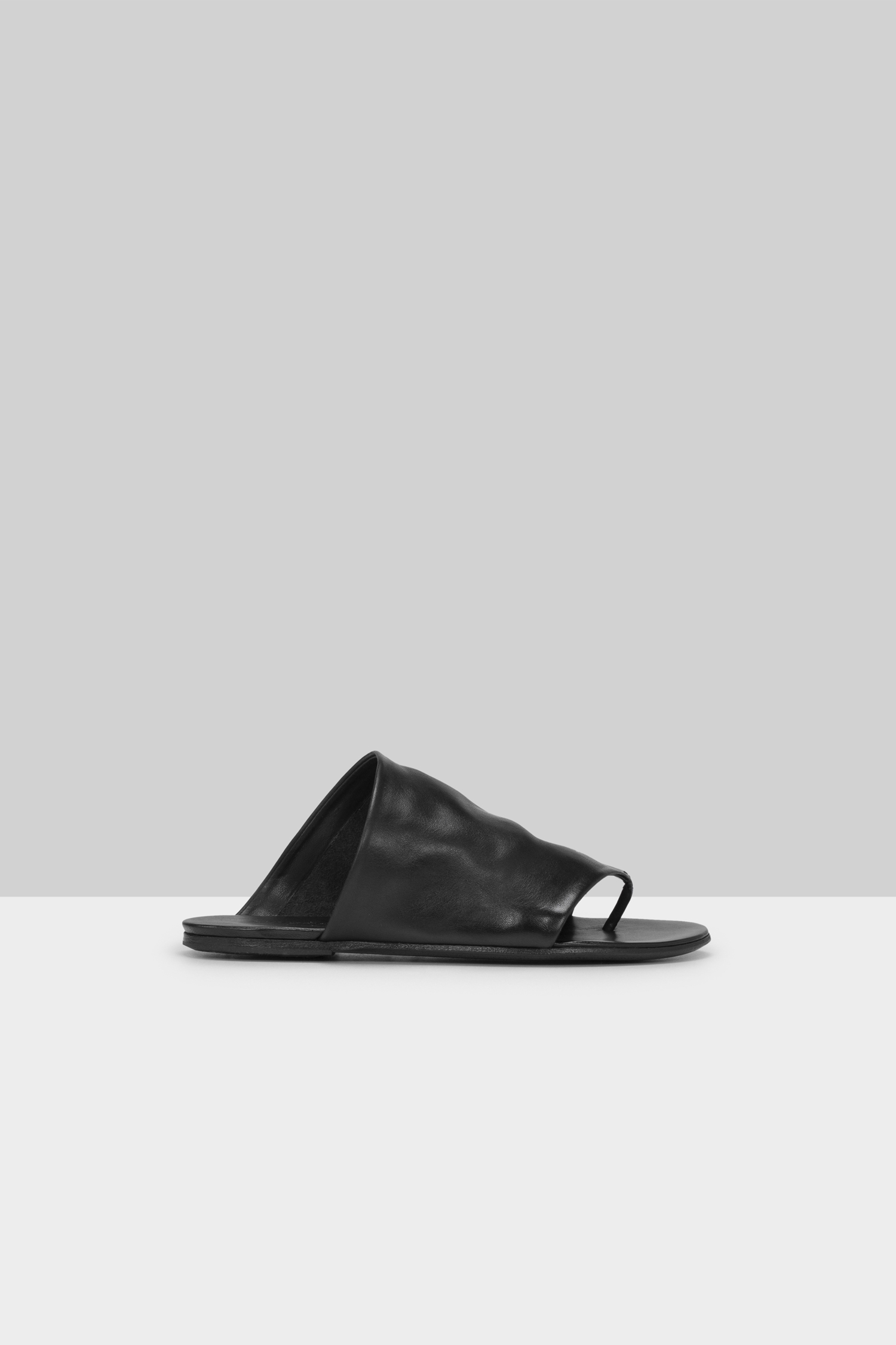 Arsella Black Leather Thong Sandals