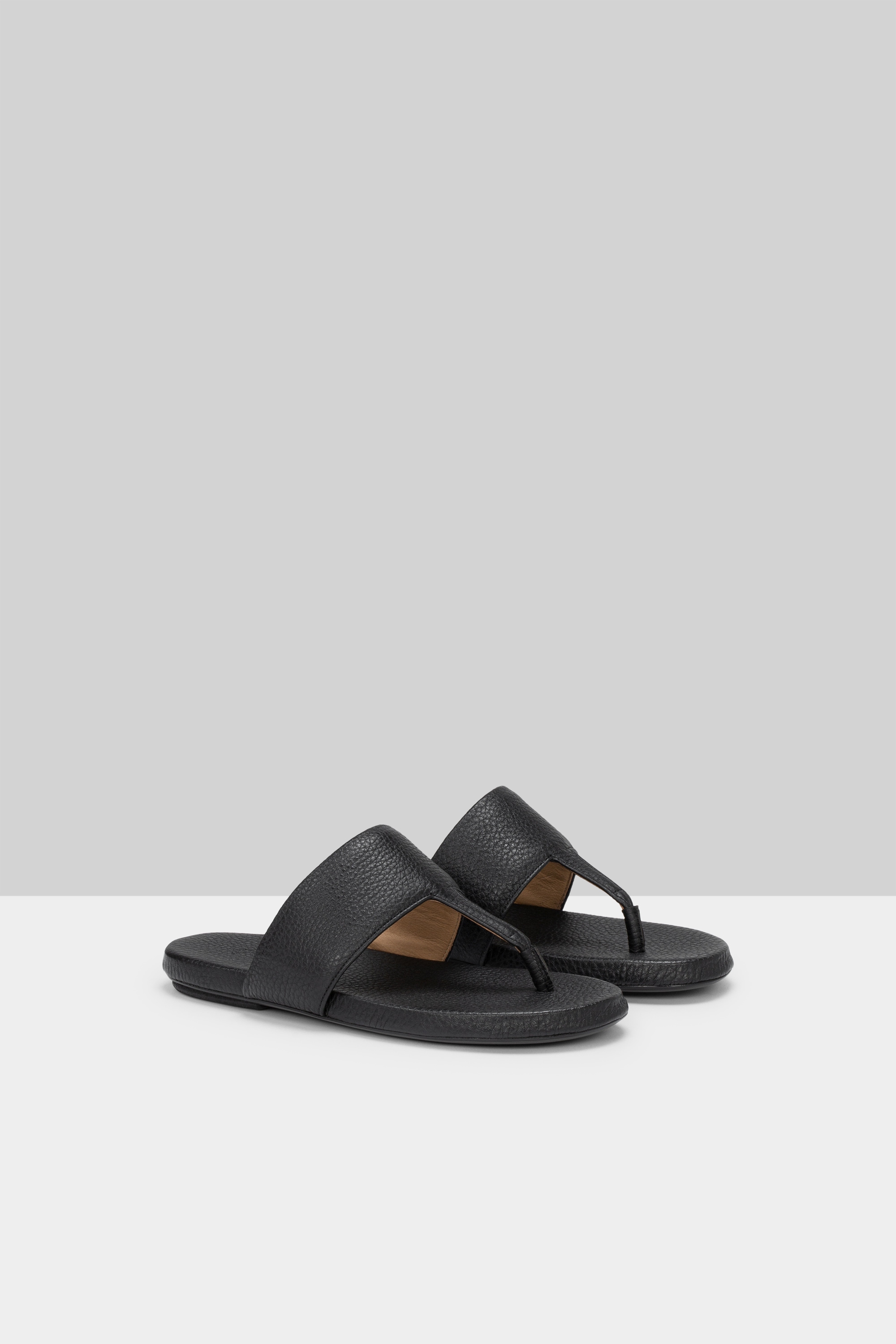 Spanciata Black Leather Thong Sandals