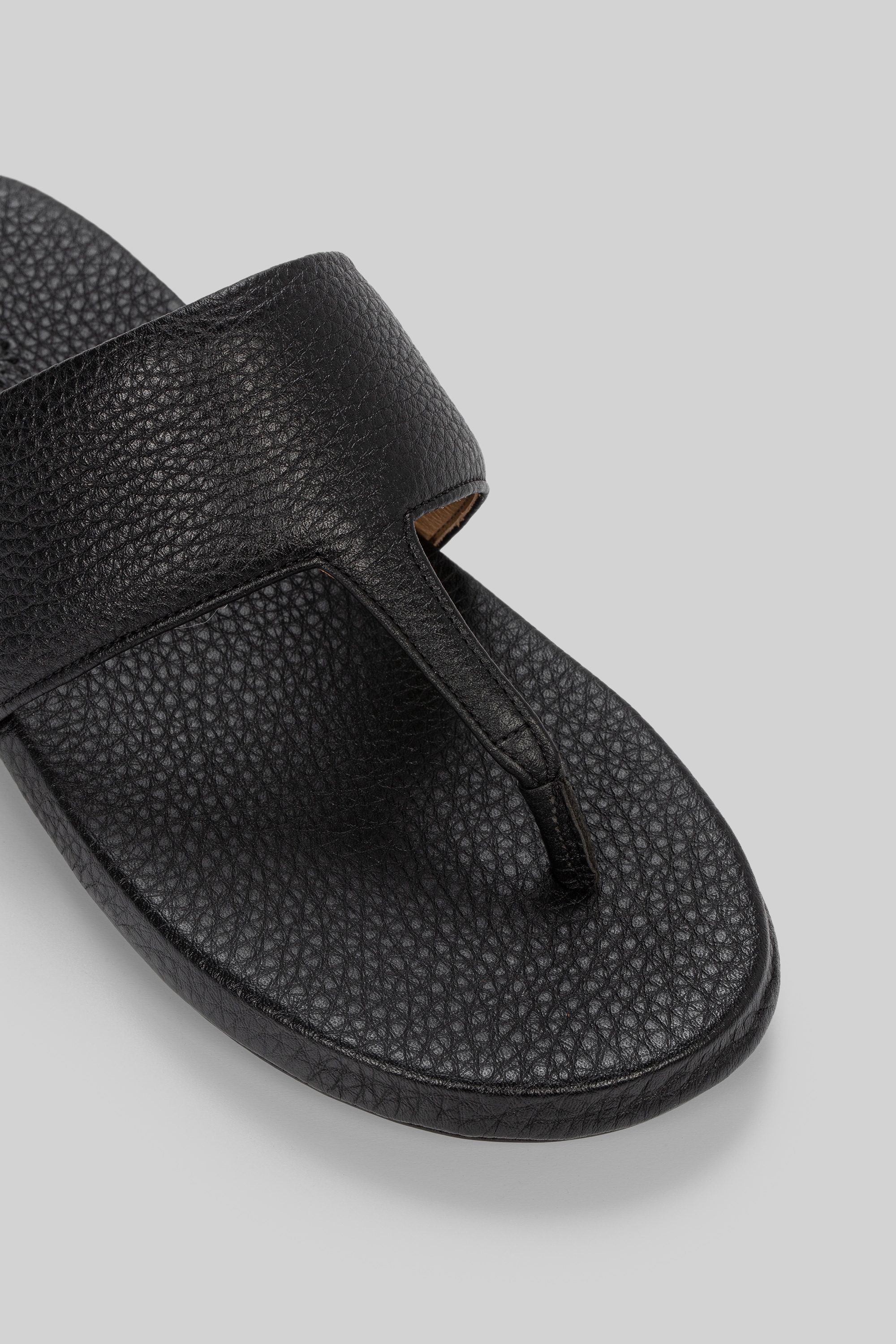 Women's Black Leather Thong Sandals Spanciata - Marsèll