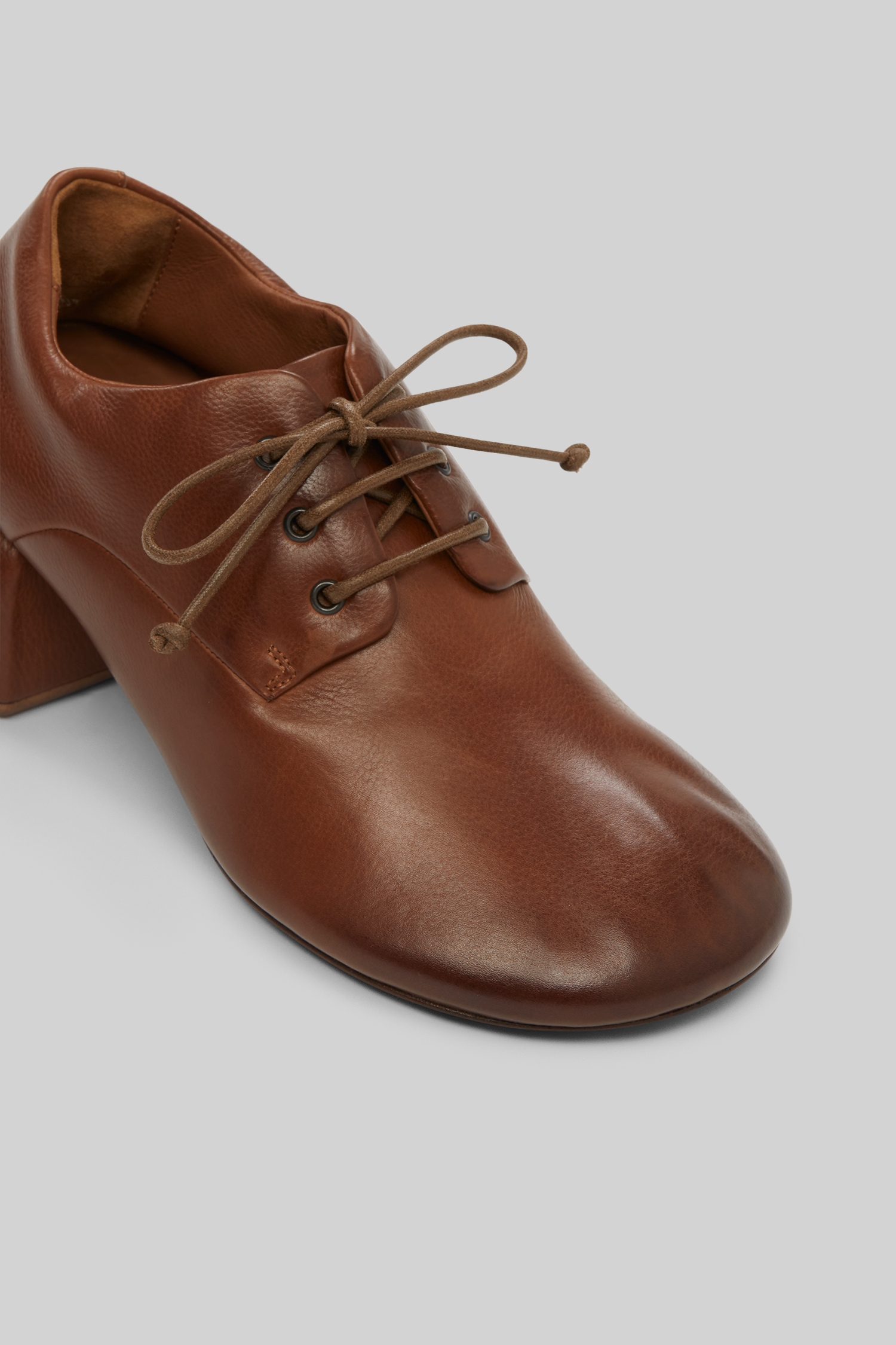 Basata Basalt Leather Derby Shoes