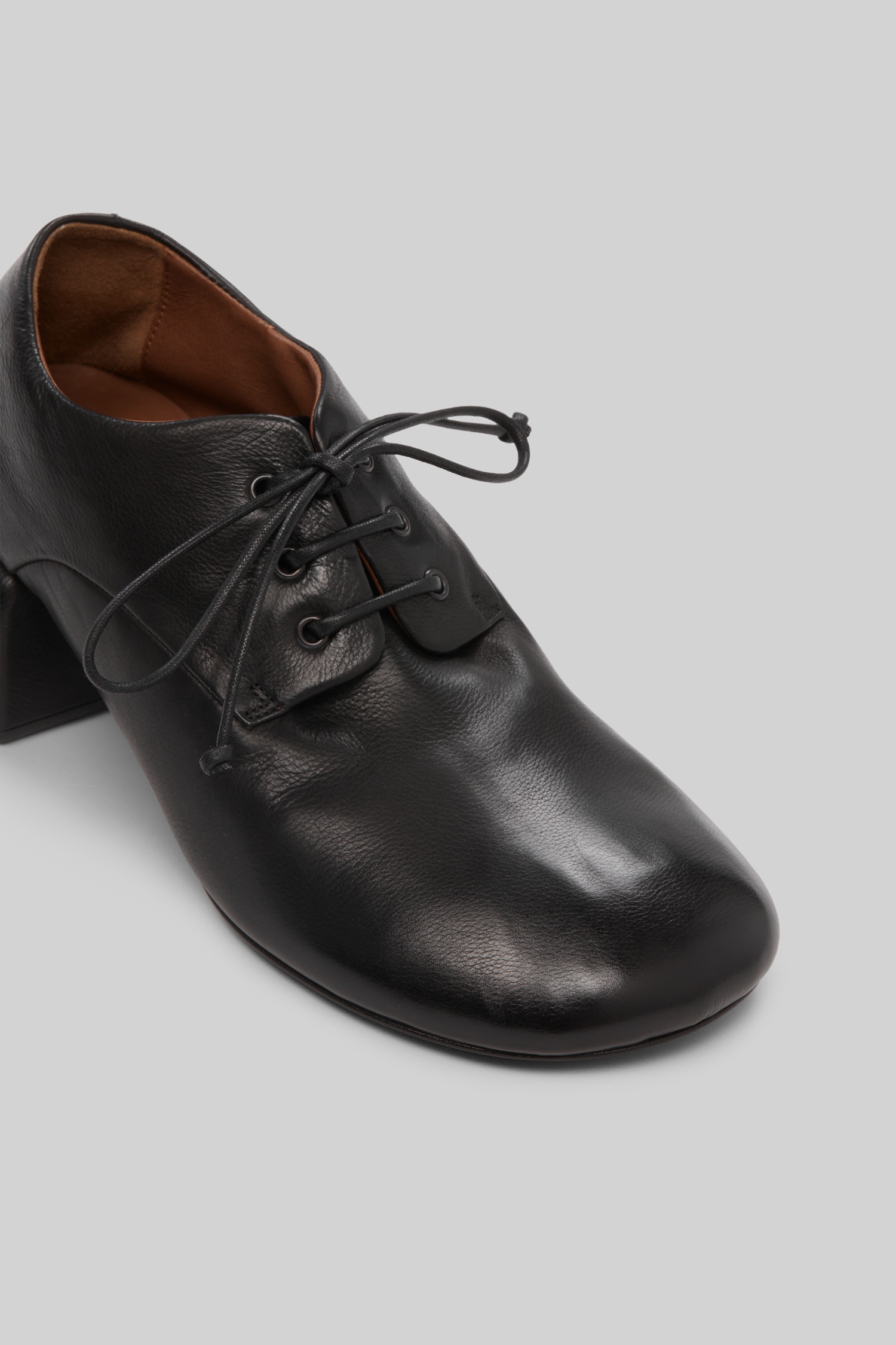 Basata Black Leather Derby Shoes