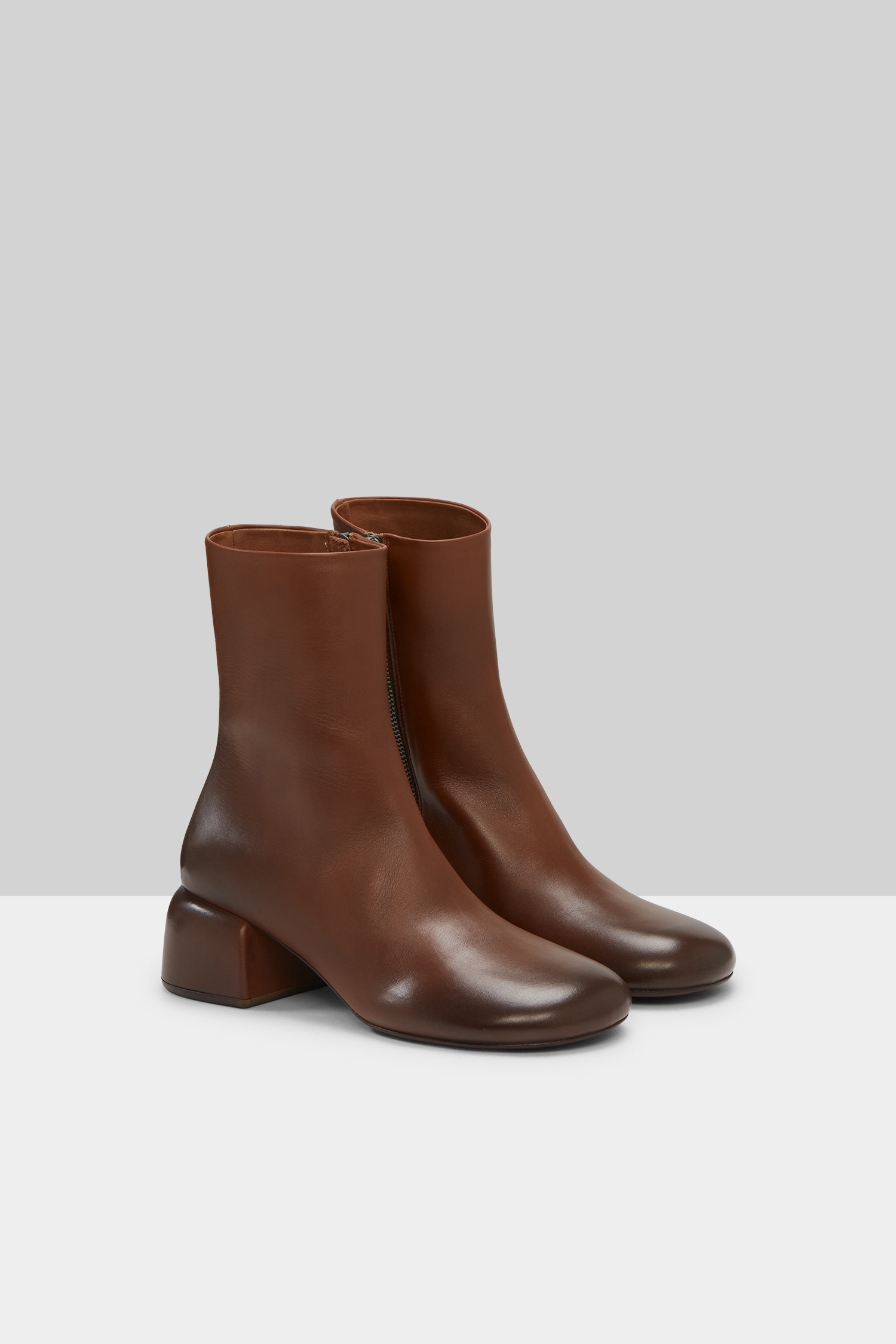 Basata Basalt Leather Ankle Boots