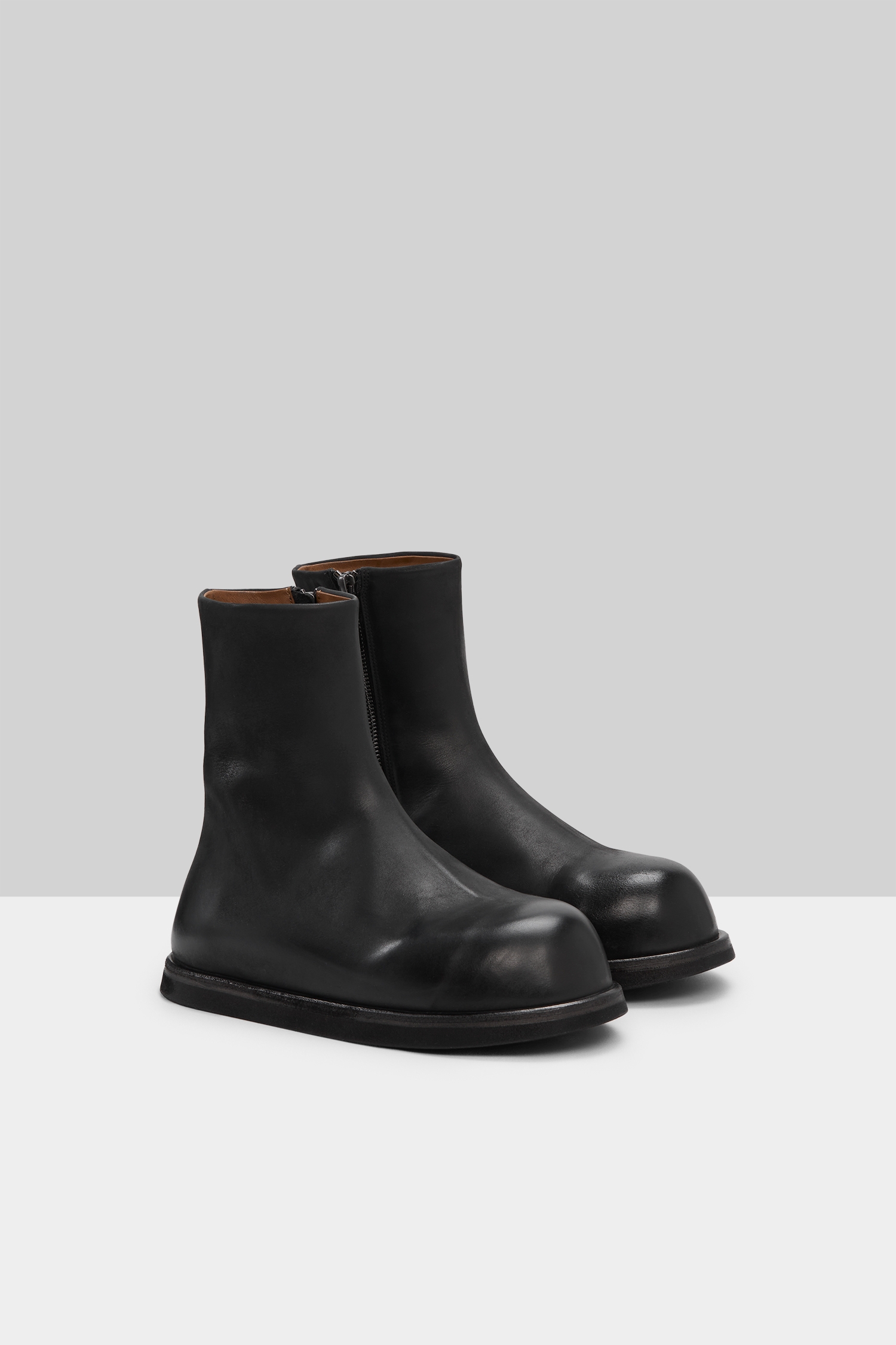 Gigante Black Leather Ankle Boots