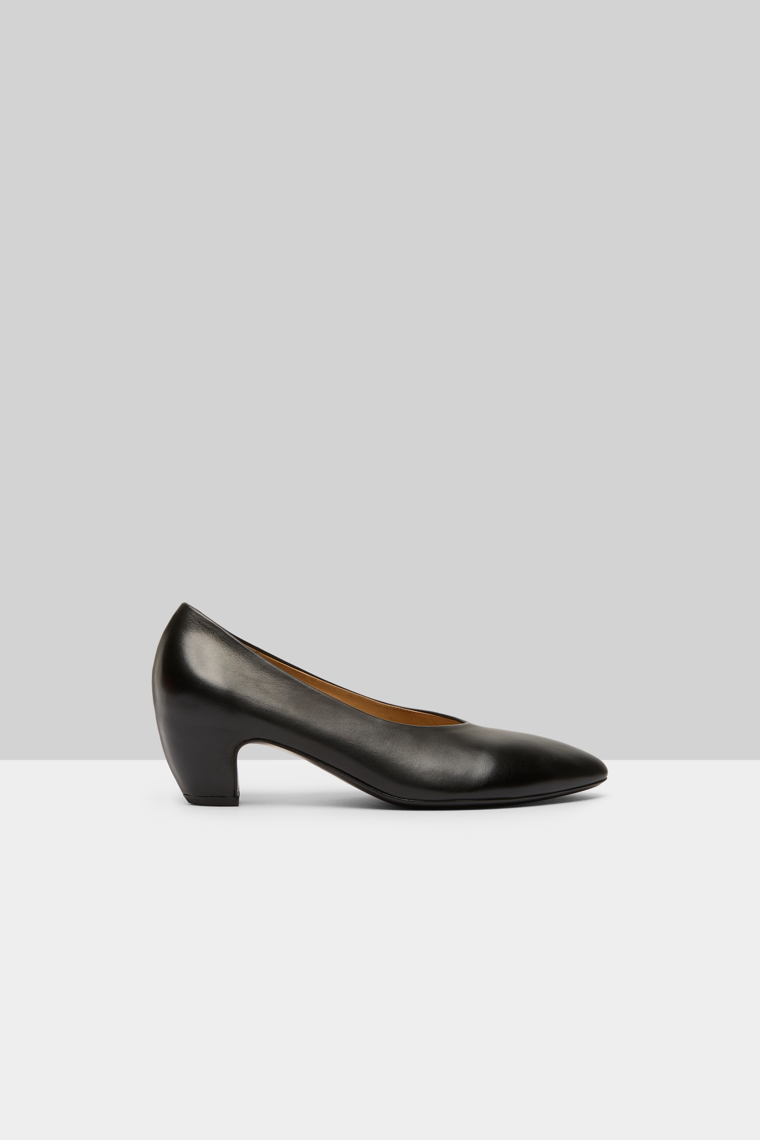 Stonda Black Leather Decollete