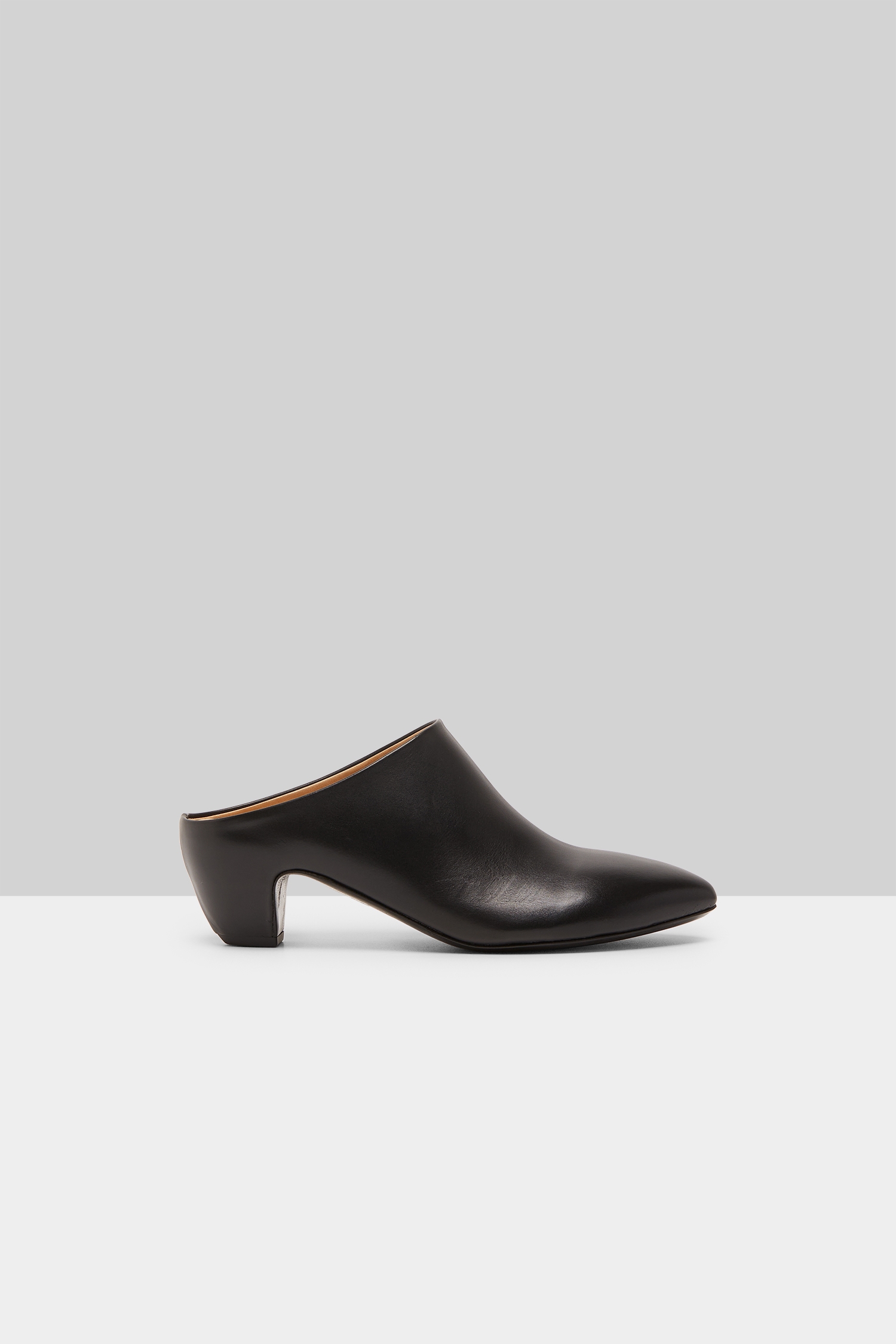 Stonda Black Mule