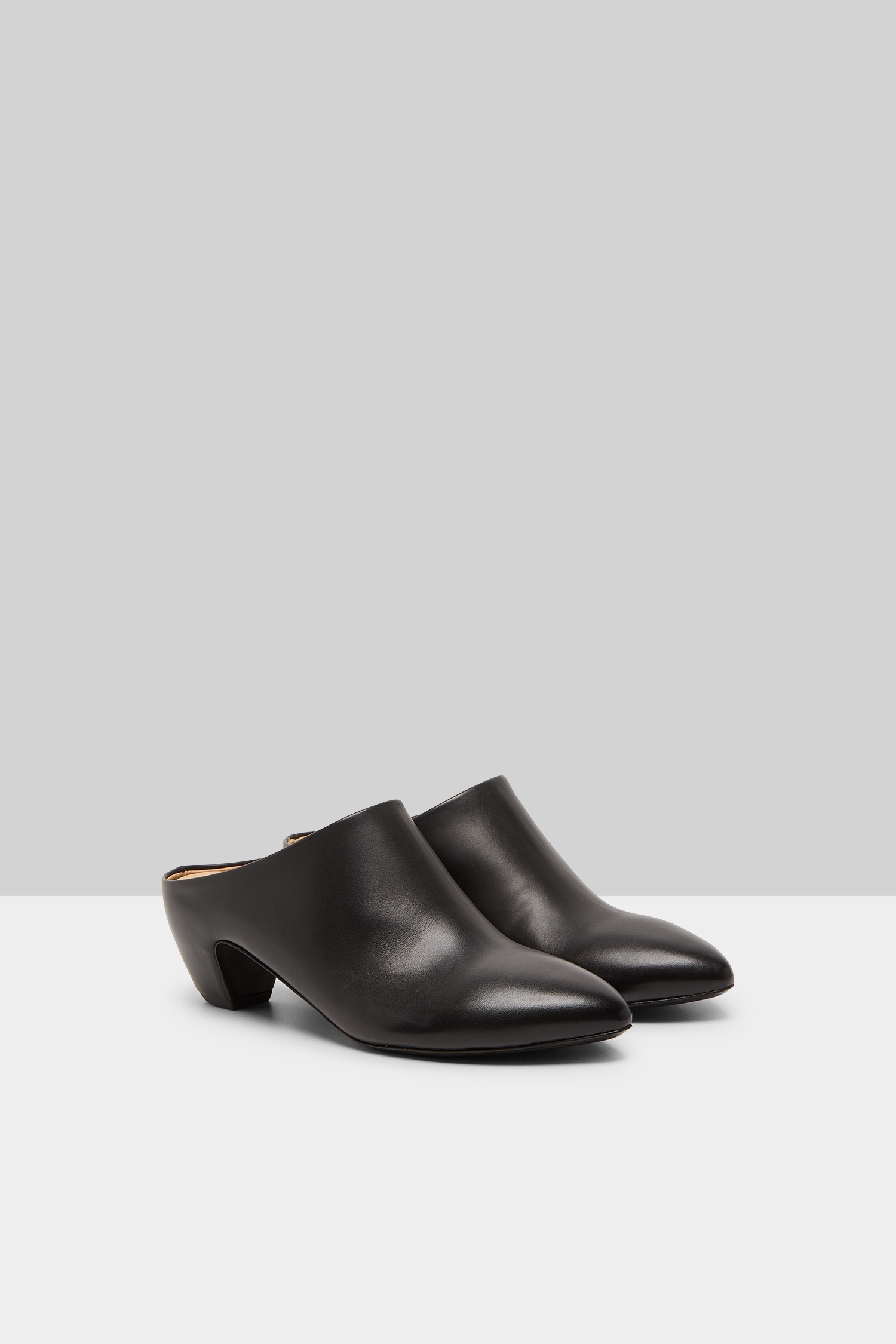 Stonda Black Mule