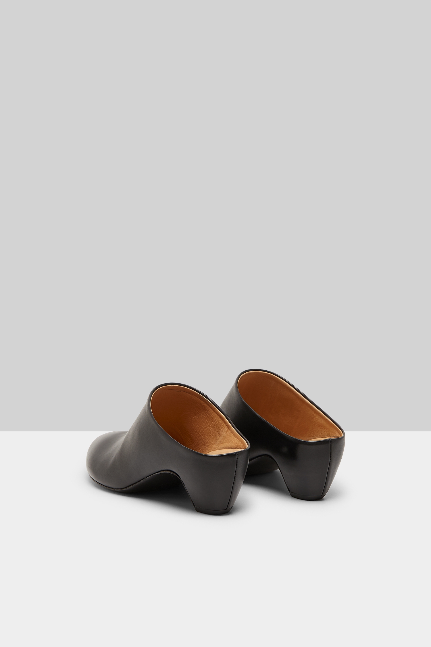 Stonda Black Mule