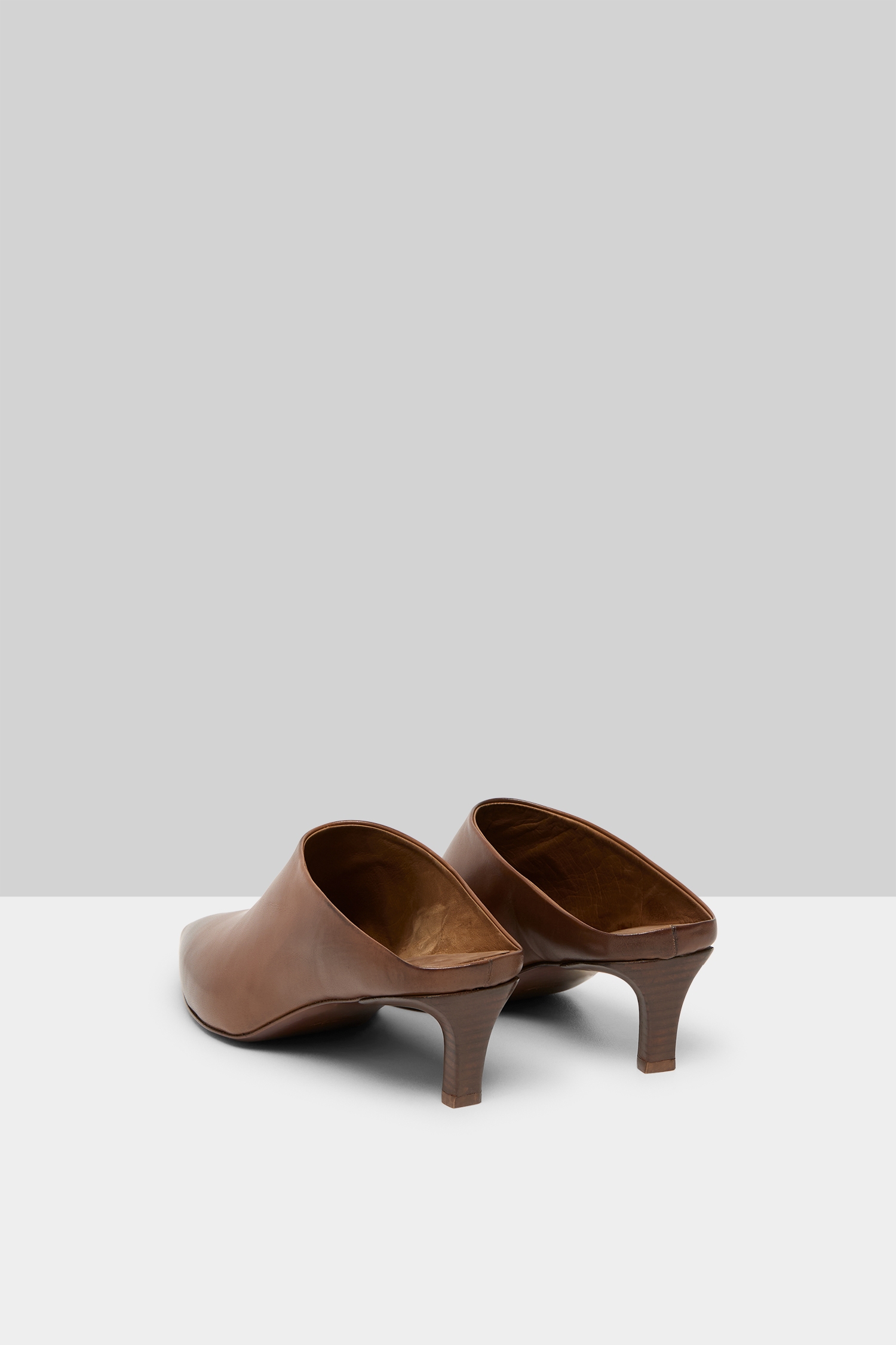 Aculeo Basalt Leather Mule