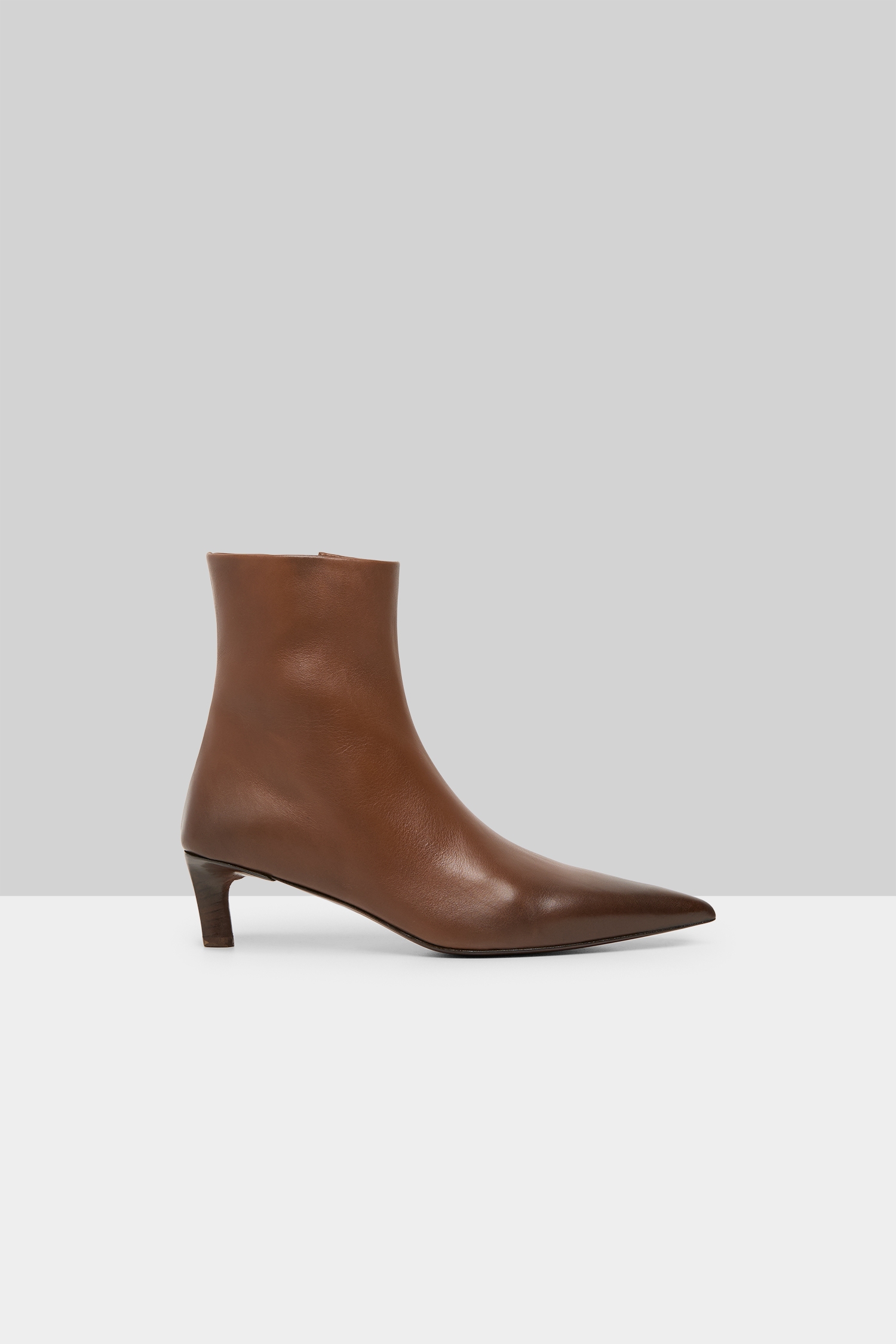 Aculeo Basalt Leather Ankle Boots