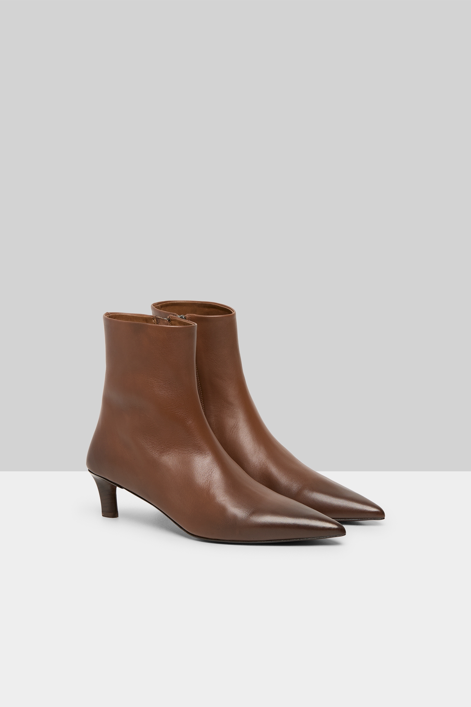 Aculeo Basalt Leather Ankle Boots