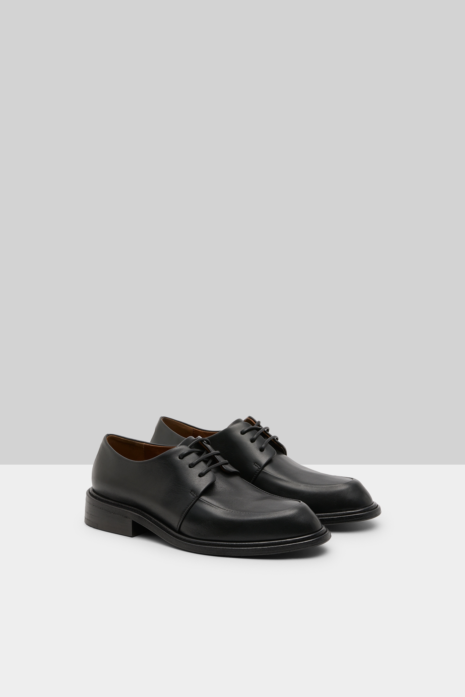 Altopiano Black Leather Derby Shoes