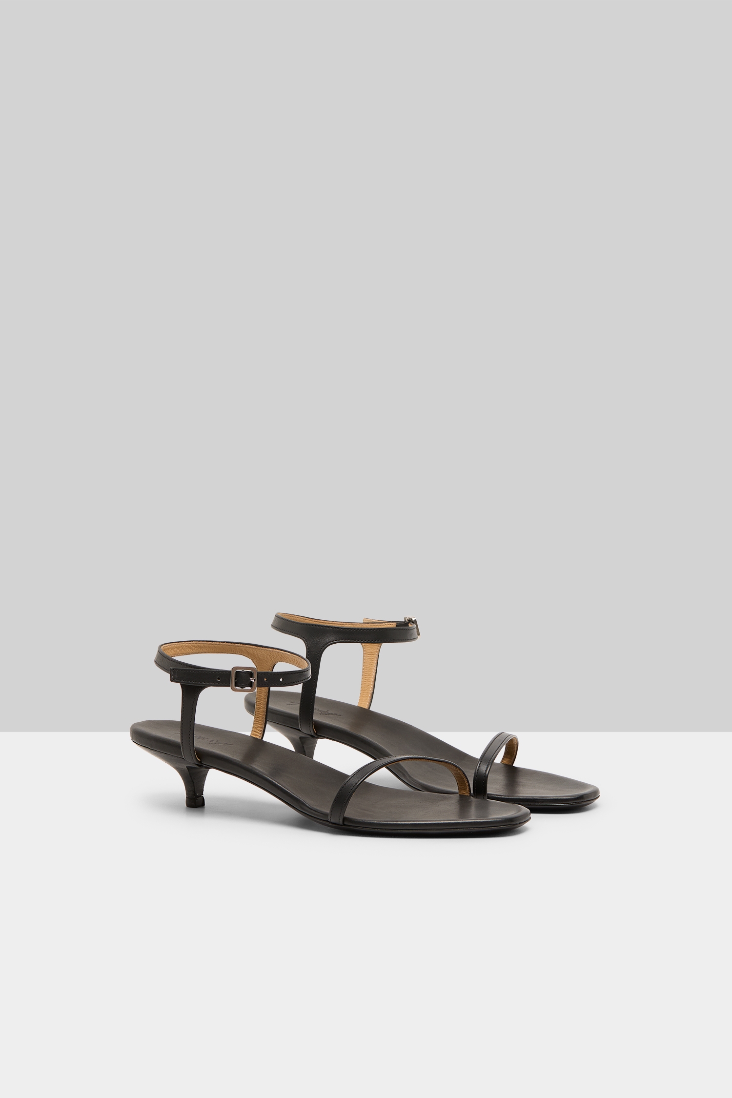 Fiuto Black Sandal