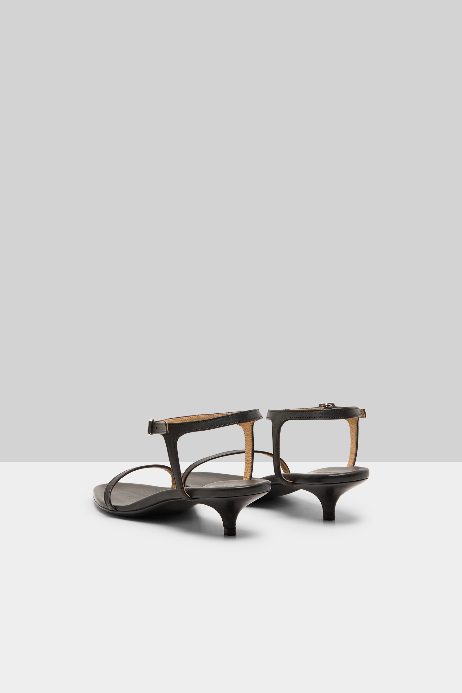 Fiuto Black Sandal