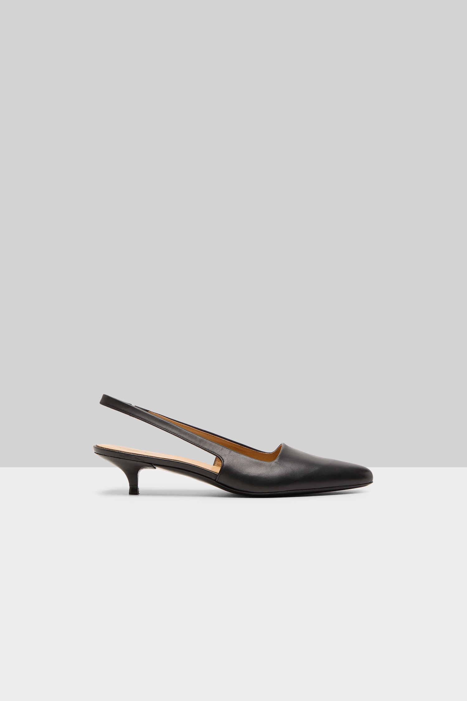 Longiforma Black Pumps